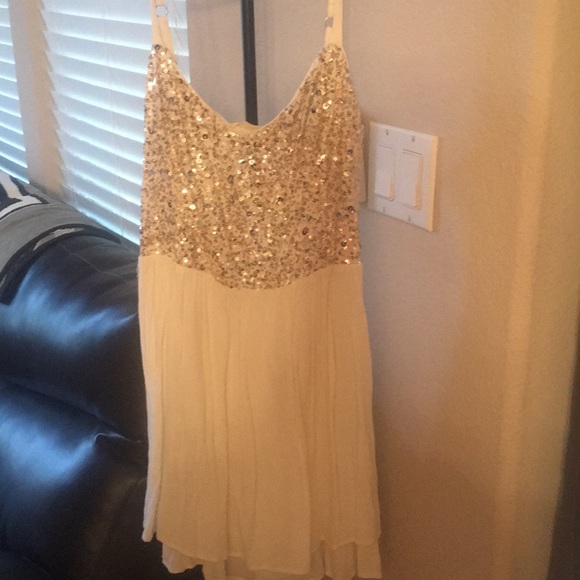 Soft Sequined Gown Comfortable yet Classy and Sexy - Picture 1 of 2